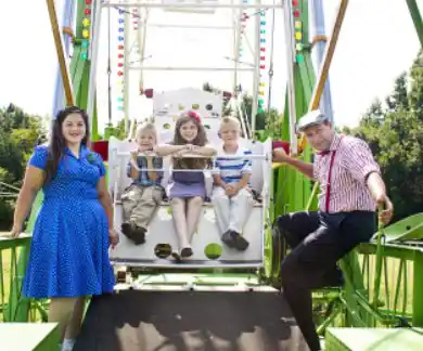 About Big Round Wheel Renting Out a Ferris Wheel